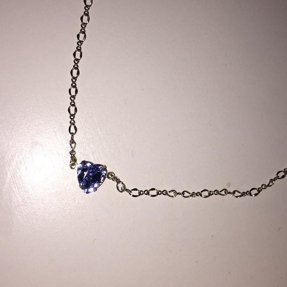 Vivamacity blue heart choker